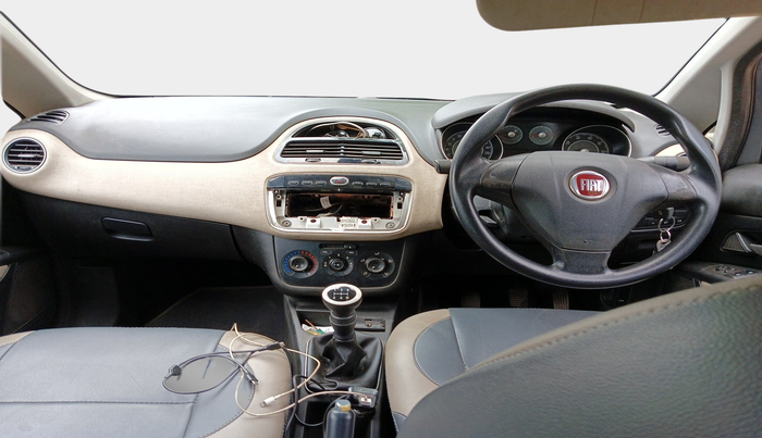 2014 Fiat Punto EVO DYNAMIC 1.3 MULTIJET, Diesel, Manual, 1,36,242 km, interior