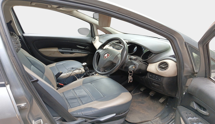 2014 Fiat Punto EVO DYNAMIC 1.3 MULTIJET, Diesel, Manual, 1,36,242 km, interior