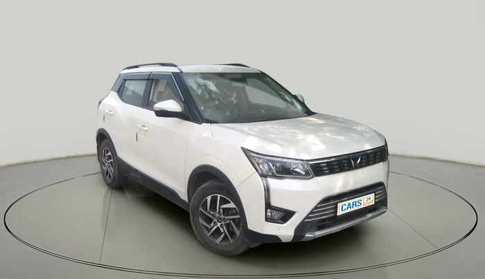 2022 Mahindra XUV300 W8 (O) 1.2 PETROL, Petrol, Manual, 28,799 km, exterior
