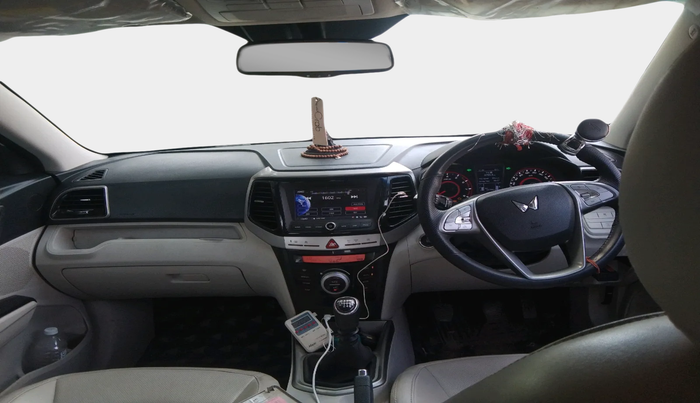 2022 Mahindra XUV300 W8 (O) 1.2 PETROL, Petrol, Manual, 28,799 km, interior