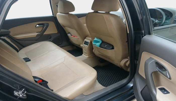 2016 Volkswagen Vento HIGHLINE 1.5 AT, Diesel, Automatic, 1,08,016 km, interior