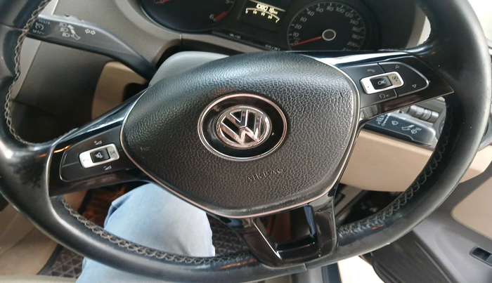 2016 Volkswagen Vento HIGHLINE 1.5 AT, Diesel, Automatic, 1,08,016 km, interior