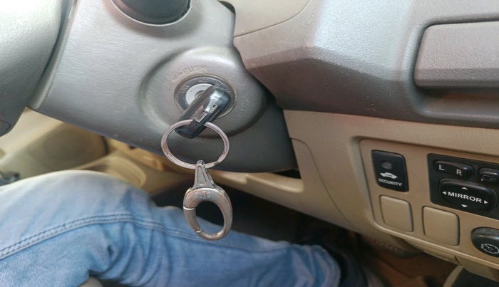 2013 Toyota Fortuner 3.0 4X2 AT, Diesel, Automatic, 98,498 km, interior