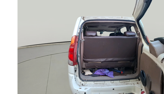 2010 Mahindra Xylo E8 BS III, Diesel, Manual, 81,982 km, exterior