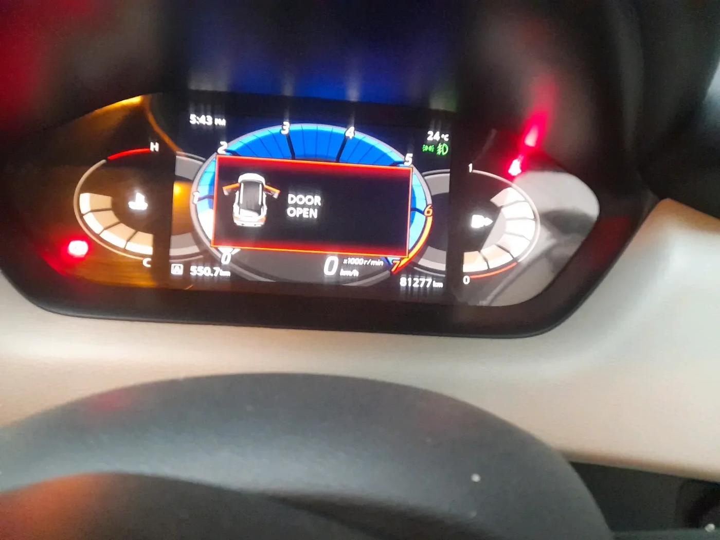 2022 Nissan MAGNITE XV MT, CNG, Manual, 81,277 km, interior