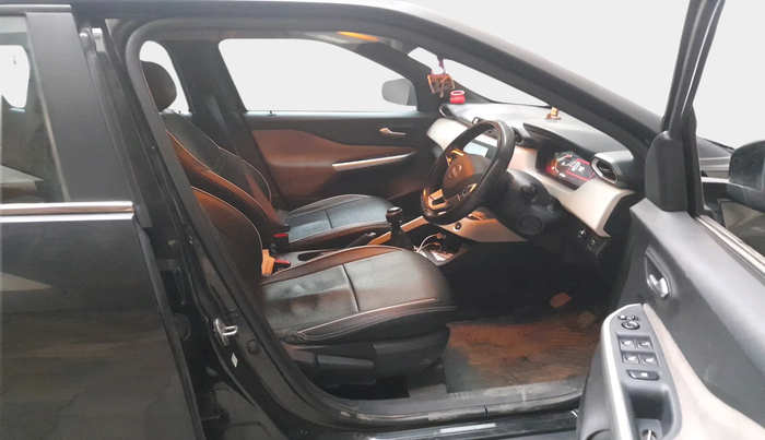 2022 Nissan MAGNITE XV MT, Petrol, Manual, 81,277 km, interior