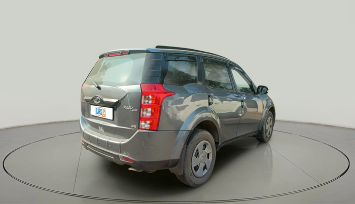 2017 Mahindra XUV500 W6, Diesel, Manual, 1,69,730 km, exterior