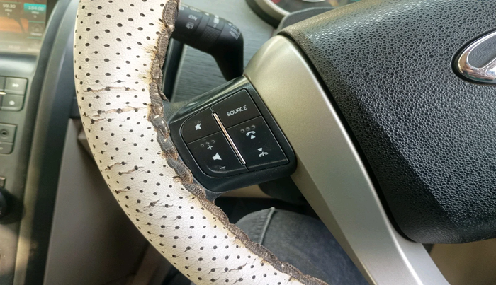 2017 Mahindra XUV500 W6, Diesel, Manual, 1,69,730 km, interior