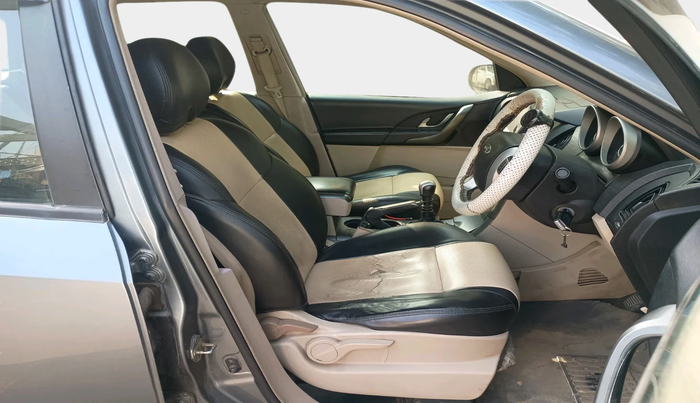 2017 Mahindra XUV500 W6, Diesel, Manual, 1,69,730 km, interior