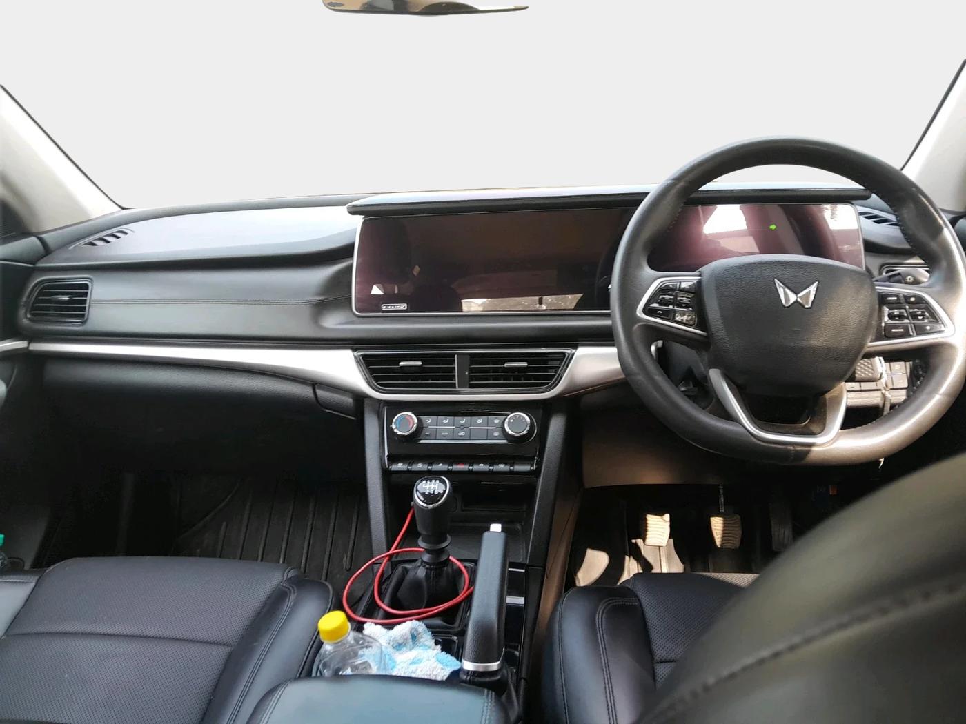2023 Mahindra XUV700 AX3 D MT 5 STR, Diesel, Manual, 46,271 km, interior