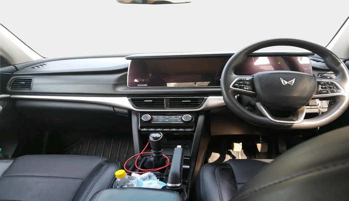 2023 Mahindra XUV700 AX3 D MT 5 STR, Diesel, Manual, 46,271 km, interior