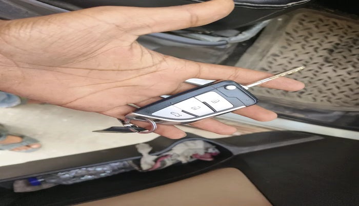 2011 Tata Aria PURE 4X2, Diesel, Manual, 1,03,724 km, interior