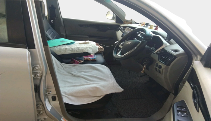 2016 Mahindra Kuv100 K6 D 6 STR, Diesel, Manual, 86,274 km, interior