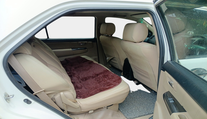 2015 Toyota Fortuner 3.0 4X2 AT, Diesel, Automatic, 1,85,386 km, interior