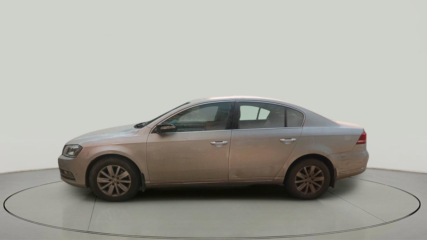 2011 Volkswagen Passat HIGHLINE DSG, Diesel, Automatic, 1,34,902 km, exterior