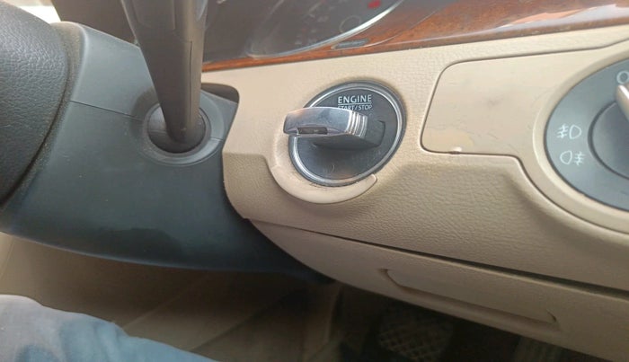 2011 Volkswagen Passat HIGHLINE DSG, Diesel, Automatic, 1,34,902 km, interior