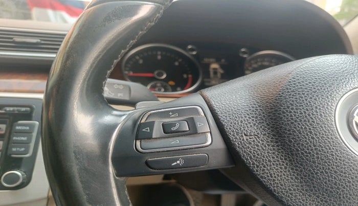 2011 Volkswagen Passat HIGHLINE DSG, Diesel, Automatic, 1,34,902 km, interior