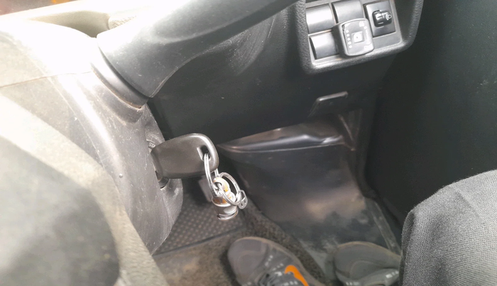 2023 Maruti Eeco 7 STR STD 1.2, Petrol, Manual, 74,772 km, interior