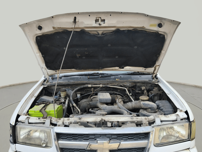 2010 Chevrolet Tavera LS B3 10 STR BS III, Diesel, Manual, 2,87,309 km, exterior