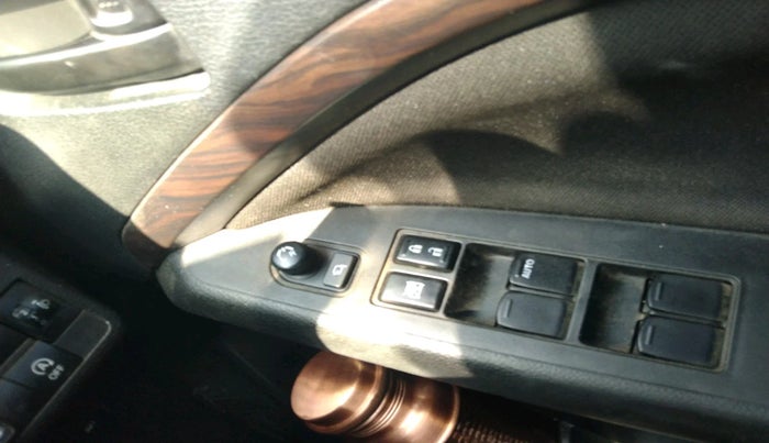 2022 Maruti BREZZA VXI SMART HYBRID, Petrol, Manual, 1,08,352 km, interior