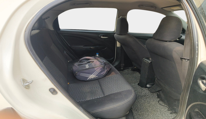 2014 Toyota Etios CROSS 1.4 VD, Diesel, Manual, 1,85,744 km, interior