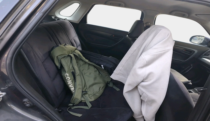 2021 Maruti Vitara Brezza LXI, Petrol, Manual, 1,03,748 km, interior