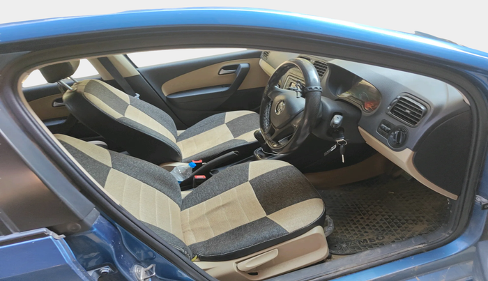 2017 Volkswagen Ameo COMFORTLINE 1.2L, Petrol, Manual, 1,22,066 km, interior