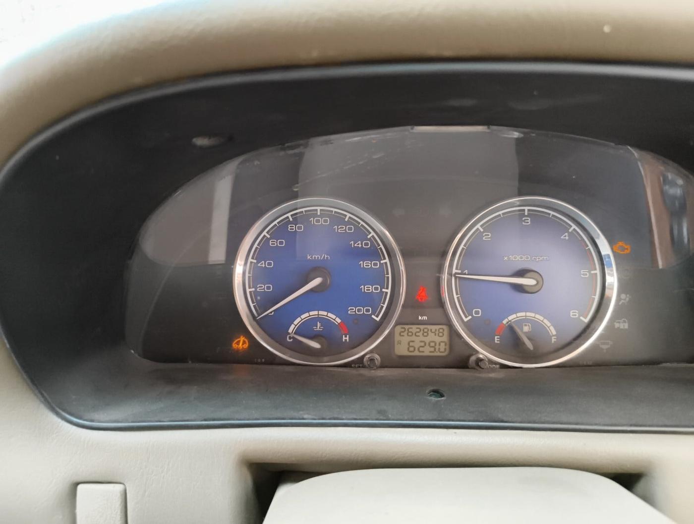 2016 Tata Safari Storme 2.2 EX 4X2, Diesel, Manual, 2,62,848 km, interior