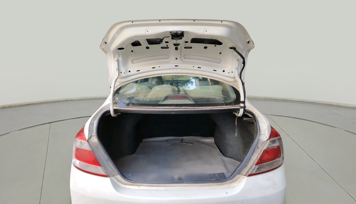 2013 Renault Scala RXE DIESEL, Diesel, Manual, 1,38,132 km, exterior