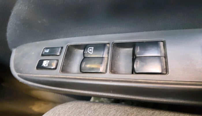 2013 Renault Scala RXE DIESEL, Diesel, Manual, 1,38,132 km, interior