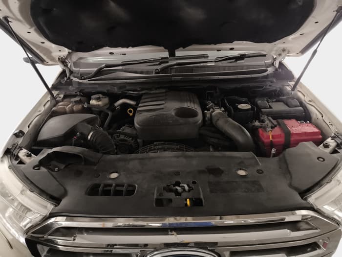 2017 Ford Endeavour TITANIUM 3.2 4X4 AT, Diesel, Automatic, 1,00,939 km, exterior