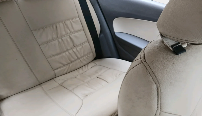 2011 Volkswagen Vento TRENDLINE 1.6, Petrol, Manual, 1,77,455 km, interior