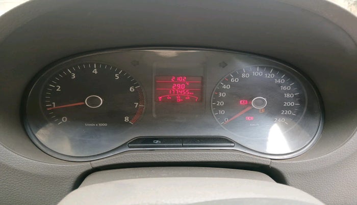 2011 Volkswagen Vento TRENDLINE 1.6, Petrol, Manual, 1,77,455 km, interior