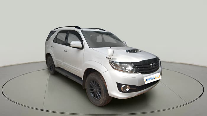 2015 Toyota Fortuner 3.0 4X2 MT, Diesel, Manual, 1,84,259 km, exterior