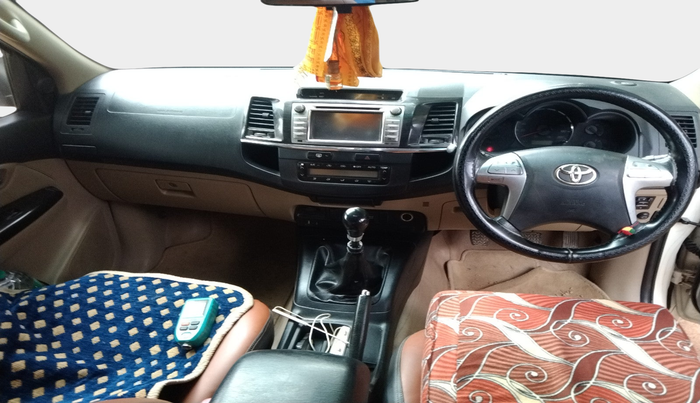 2015 Toyota Fortuner 3.0 4X2 MT, Diesel, Manual, 1,84,259 km, interior