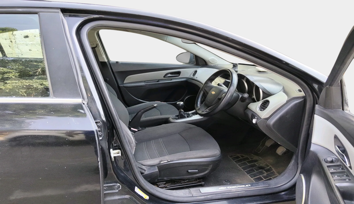 2013 Chevrolet Cruze LT, Diesel, Manual, 49,711 km, interior