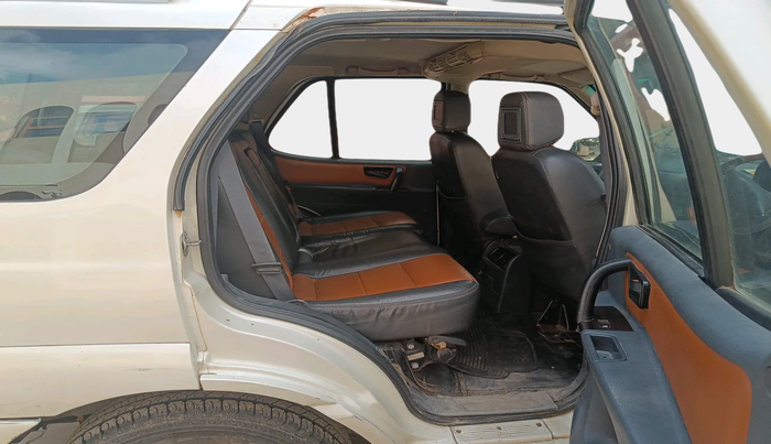 2010 Tata Safari 4X2 VX DICOR 2.2 VTT, Diesel, Manual, 79,857 km, interior