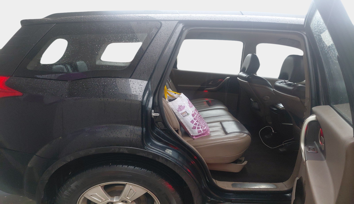2015 Mahindra XUV500 W8, Diesel, Manual, 87,464 km, interior
