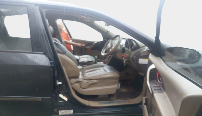 2015 Mahindra XUV500 W8, Diesel, Manual, 87,464 km, interior