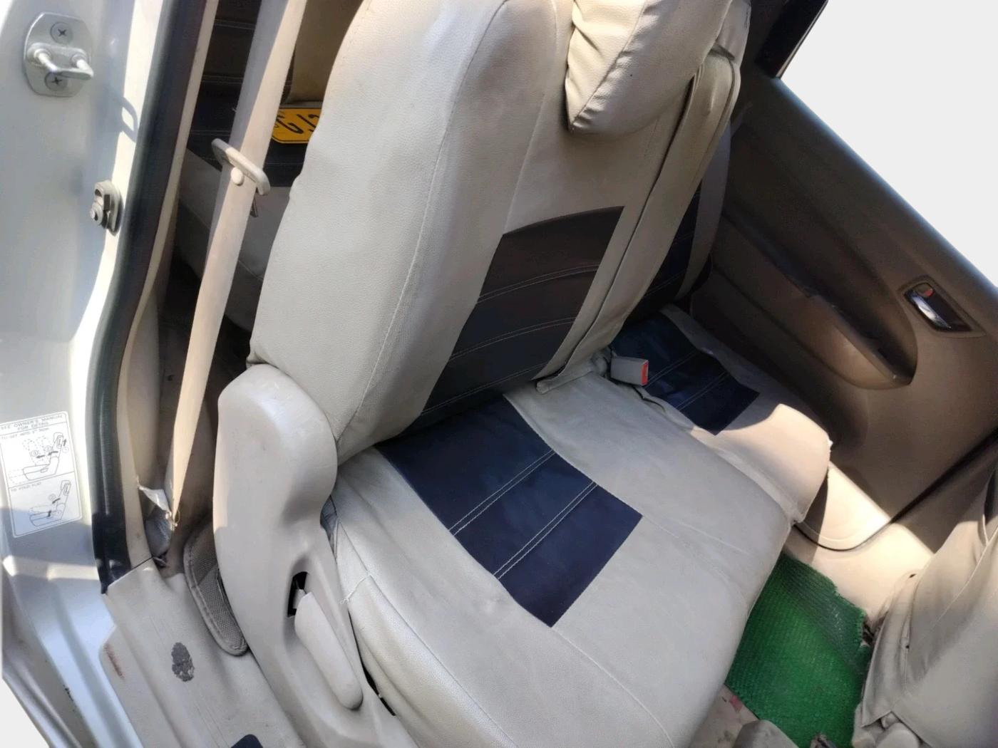 2017 Maruti Ertiga VXI, CNG, Manual, 1,74,105 km, interior