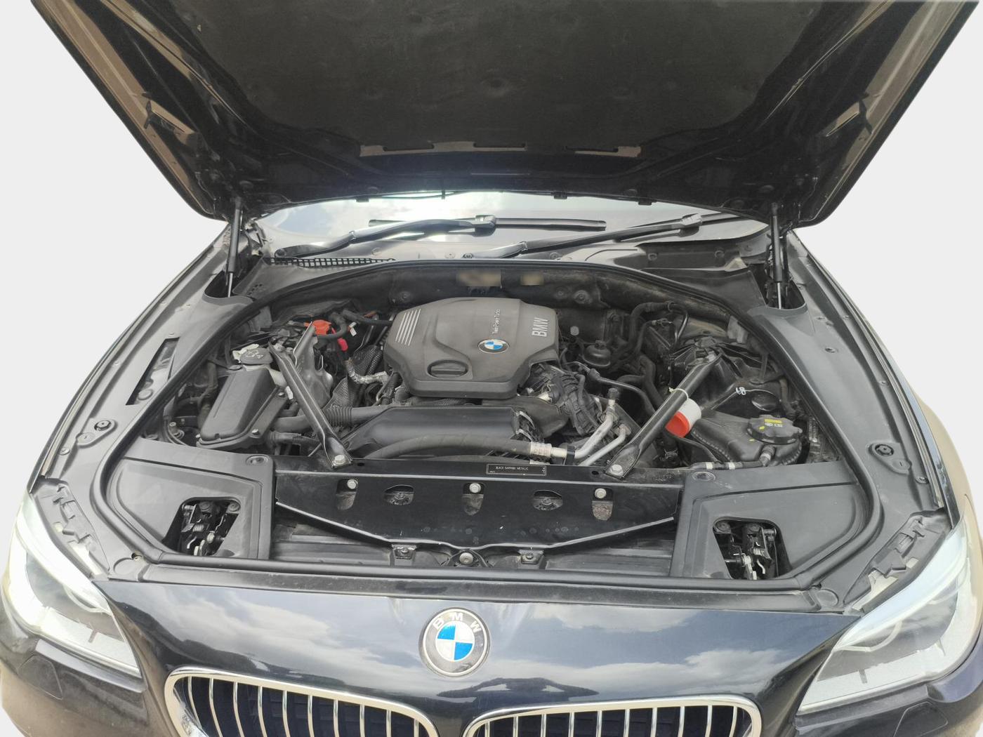 2015 BMW 5 Series 520D LUXURY LINE, Diesel, Automatic, 67,920 km, exterior