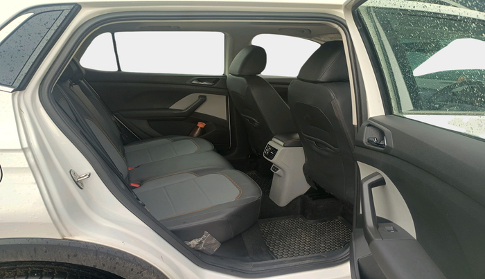 2023 Skoda KUSHAQ STYLE 1.0L TSI AT (6 AIRBAGS), Petrol, Automatic, 30,996 km, interior