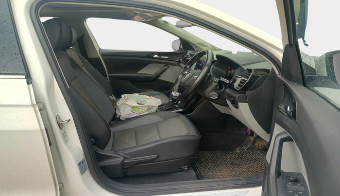 2023 Skoda KUSHAQ STYLE 1.0L TSI AT (6 AIRBAGS), Petrol, Automatic, 30,996 km, interior