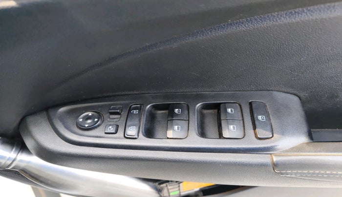 2021 Hyundai VENUE SX (O) 1.5 CRDI, Diesel, Manual, 67,710 km, interior