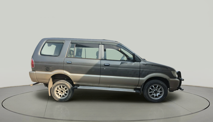 2012 Chevrolet Tavera NEO LT L 9 STR BS III, Diesel, Manual, 1,54,596 km, exterior