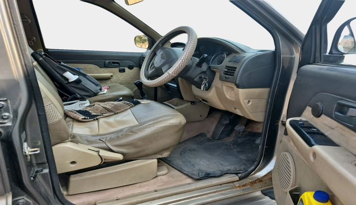 2012 Chevrolet Tavera NEO LT L 9 STR BS III, Diesel, Manual, 1,54,596 km, interior