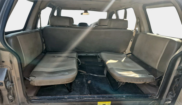 2012 Chevrolet Tavera NEO LT L 9 STR BS III, Diesel, Manual, 1,54,596 km, interior