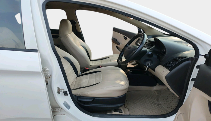 2013 Hyundai Eon MAGNA +, Petrol, Manual, 82,007 km, interior