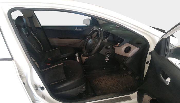 2016 Hyundai Grand i10 SPORTZ 1.1 CRDI, Diesel, Manual, 80,631 km, interior