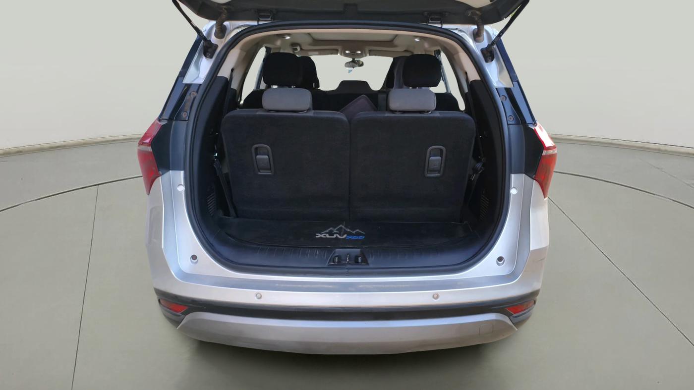 2021 Mahindra XUV700 AX 5 P MT 7 STR, Petrol, Manual, 55,396 km, exterior